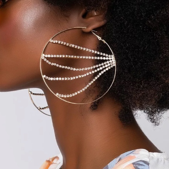 🌟 Rhinestone Oversized Hoop Earrings - Picture 2 of 4